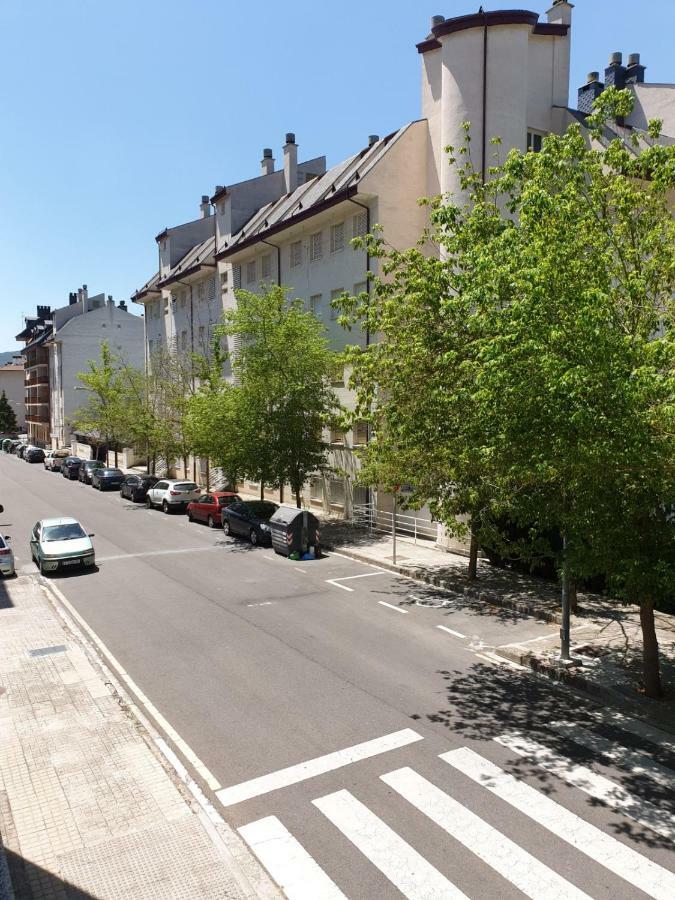 Apartamento Collarada Хака Екстериор снимка